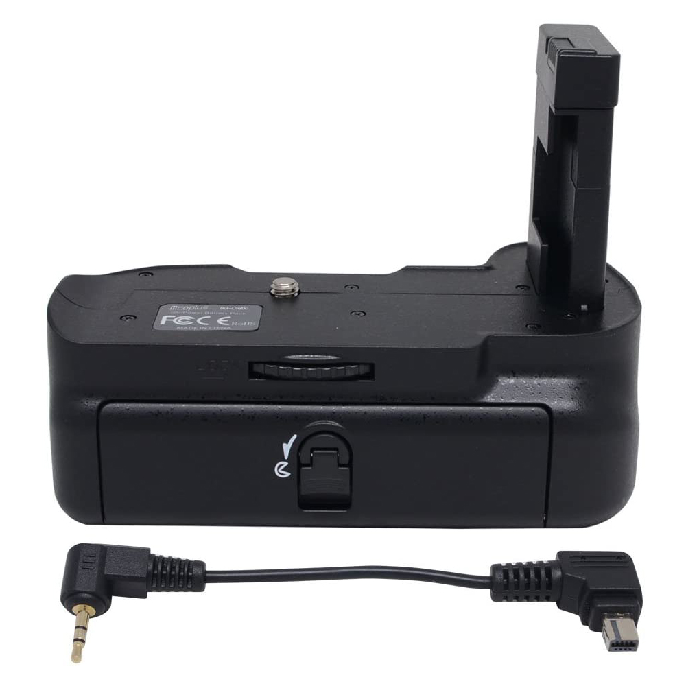 meike-mk-d5200-vertical-battery-grip-for-nikon-d5200-2