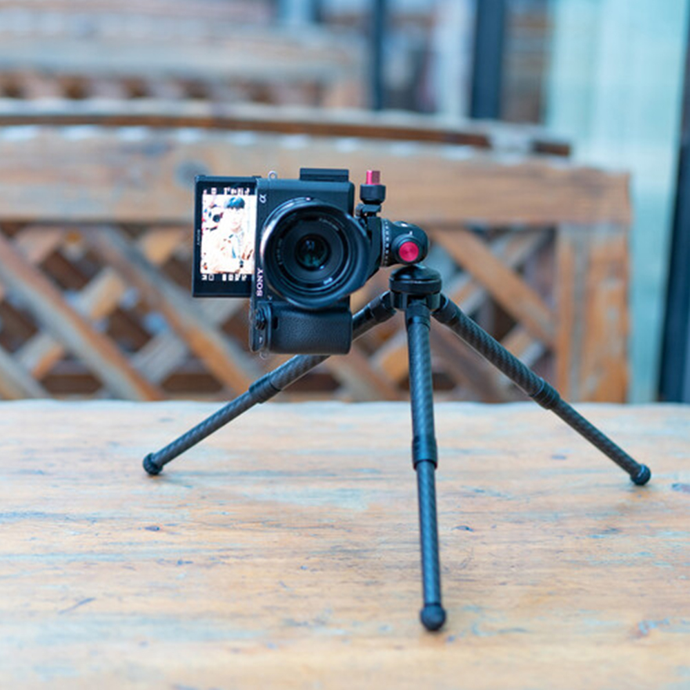 ulanzi-mt-28-universal-carbon-fiber-extendable-tripod-7