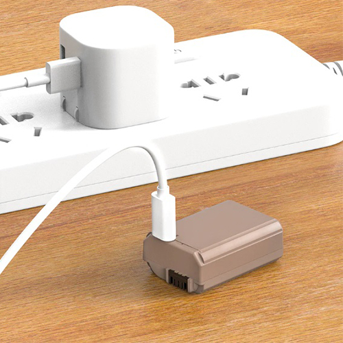 ulanzi-unp-fw50-lithium-ion-battery-1030mah-with-usb-type-c-charging-port-3